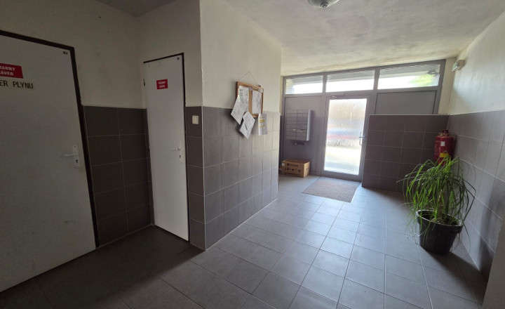 PREDAJ – 3 izbový byt kompletne so zariadením – MICHALOVCE - fotografia 6