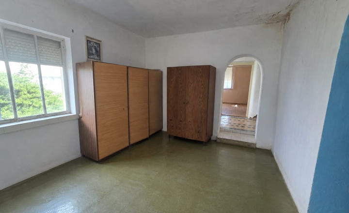 PREDAJ - Rodinný dom v pôvodnom stave - ZEMPLÍNSKA ŠIROKÁ okr. Michalovce - fotografia 4