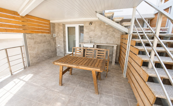 PREDAJ - Luxusný 3-podlažný apartmán s nádherným výhľadom - ZEMPLÍNSKA ŠÍRAVA - fotografia 13