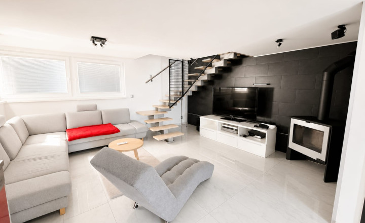 PREDAJ - Luxusný 3-podlažný apartmán s nádherným výhľadom - ZEMPLÍNSKA ŠÍRAVA - fotografia 1