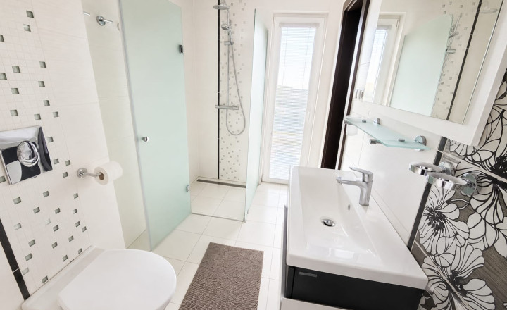 PREDAJ - Luxusný 3-podlažný apartmán s nádherným výhľadom - ZEMPLÍNSKA ŠÍRAVA - fotografia 12
