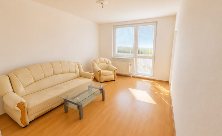 PREDAJ - 2 izbový byt s balkónom - MICHALOVCE - Nad Laborcom - fotografia 3