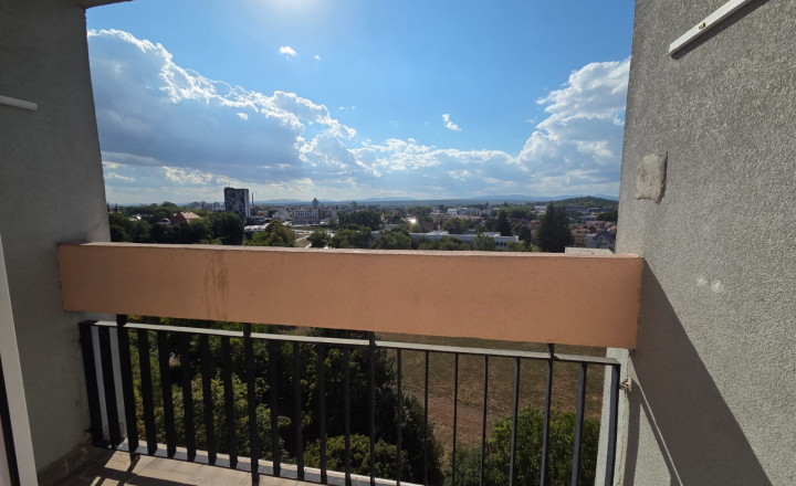 PREDAJ - 2 izbový byt s balkónom - MICHALOVCE - Nad Laborcom - fotografia 9
