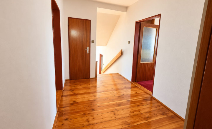 PREDAJ - Výnimočný rodinný dom s terasou a pozemkom 653 m2 - MICHALOVCE - fotografia 17