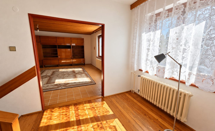 PREDAJ - Výnimočný rodinný dom s terasou a pozemkom 653 m2 - MICHALOVCE - fotografia 12