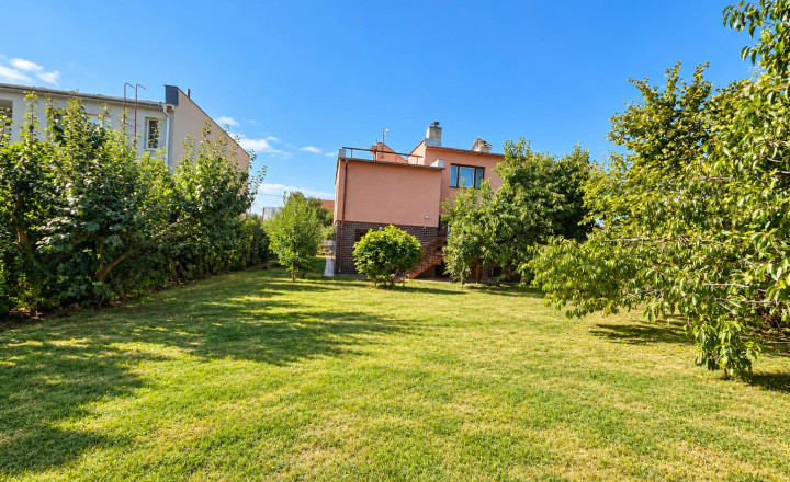 PREDAJ - Výnimočný rodinný dom s terasou a pozemkom 653 m2 - MICHALOVCE - fotografia 4