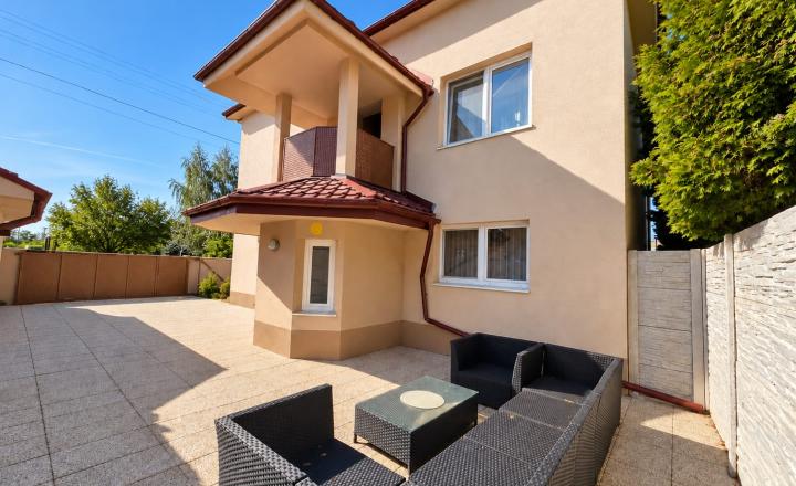 PREDAJ - Luxusný 6 izbový rodinný dom - MICHALOVCE - fotografia 1