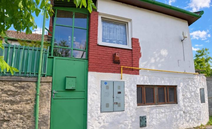 PREDAJ - Rodinný dom so 4 samostatnými bytovými jednotkami - PREŠOV - fotografia 1
