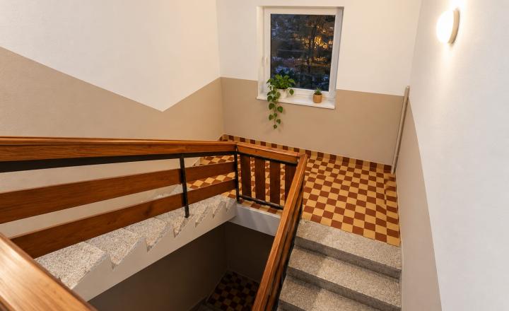 PREDAJ  - 3 izbový byt s vlastnou garážou ako bonus - POZDIŠOVCE  okr.Michalovce - fotografia 14