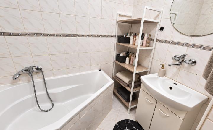 PREDAJ  - 3 izbový byt s vlastnou garážou ako bonus - POZDIŠOVCE  okr.Michalovce - fotografia 12