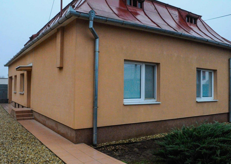 PREDAJ – Rodinný dom s garážou – VEĽKÉ KAPUŠANY