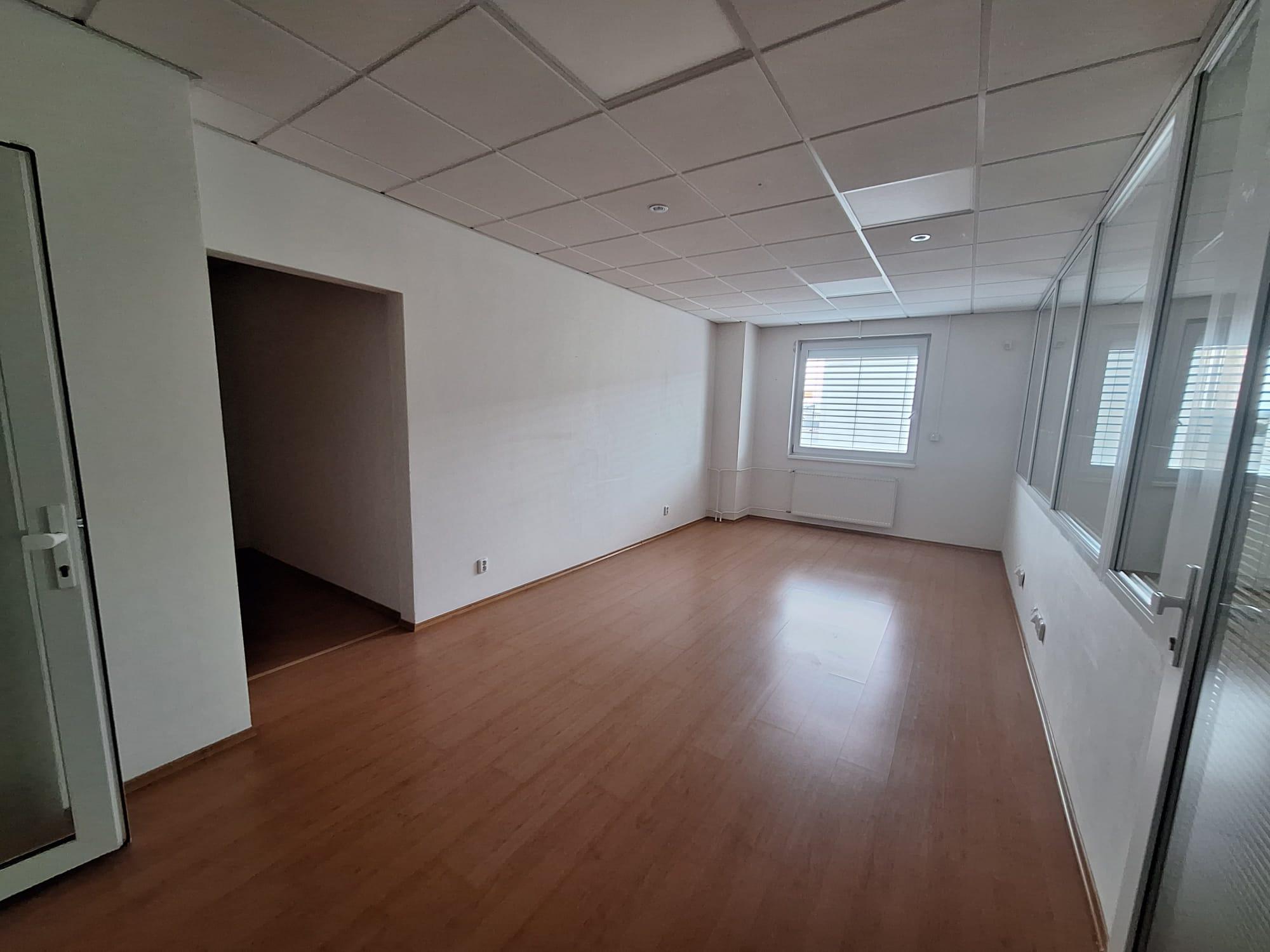 PRENÁJOM – 4 samostatné kancelárske priestory – ĽUBOTICE