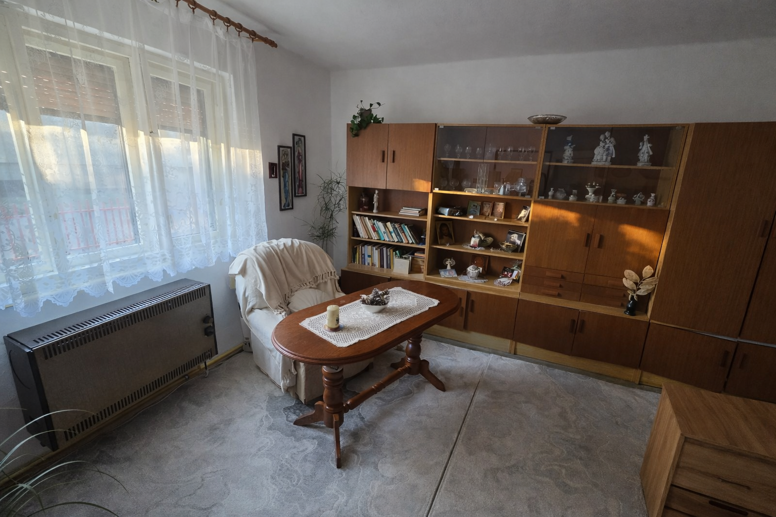 PREDAJ – 2-podlažný rodinný dom v zachovalom stave – TREBIŠOV