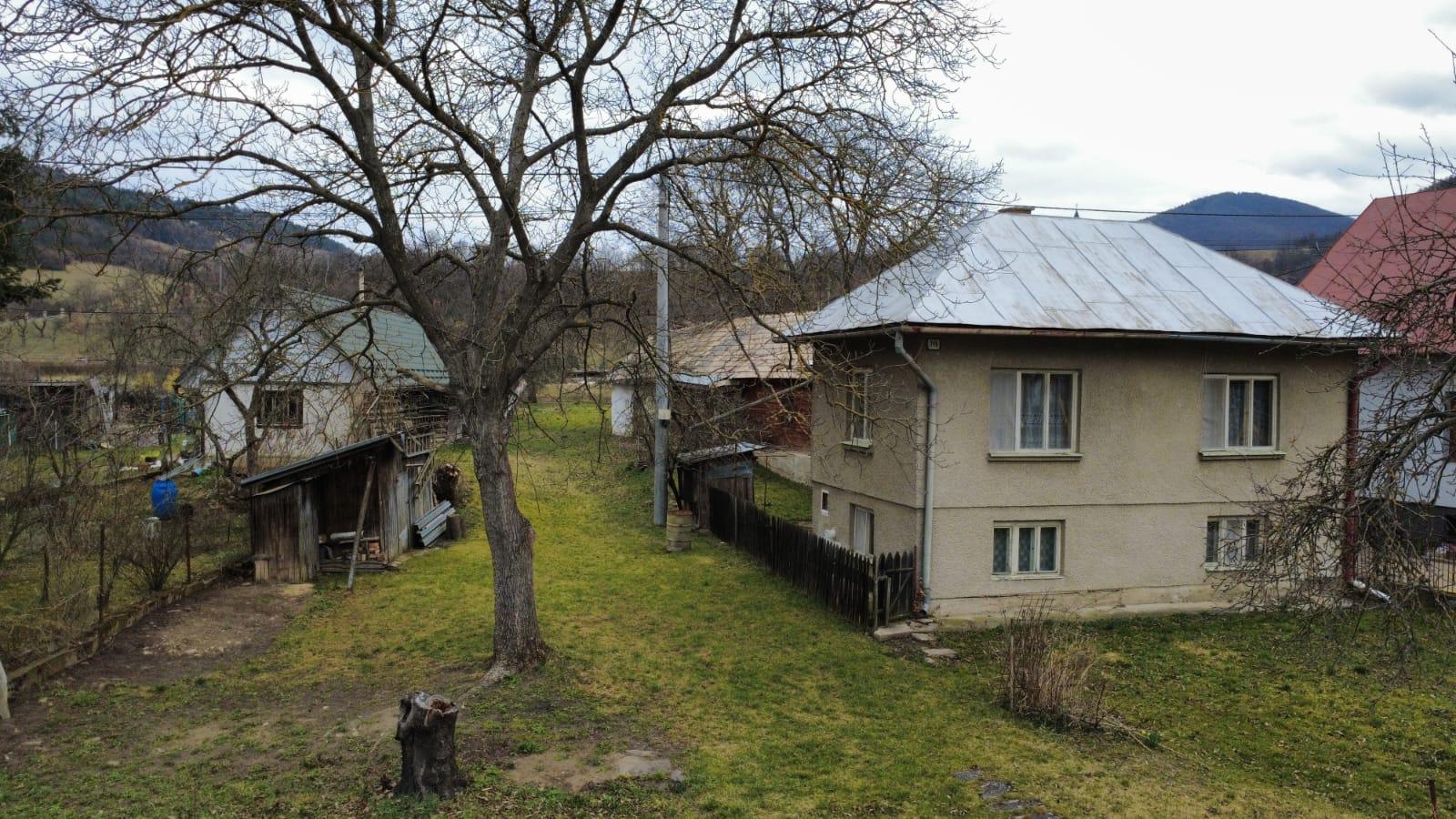 PREDAJ – Rodinný dom s drevenou chalúpkou – ĽUTINA okr.Sabinov