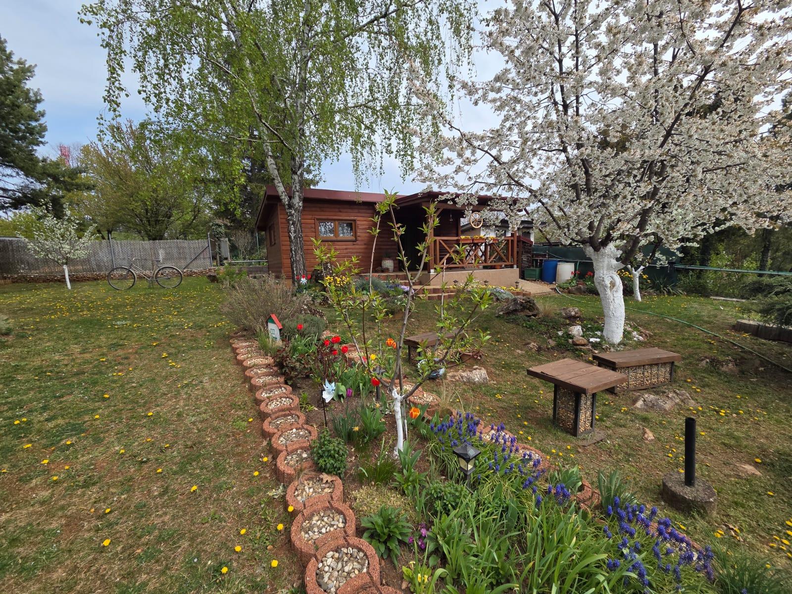 PREDAJ - Drevená chata s krásnou záhradou - MOLDAVA NAD BODVOU